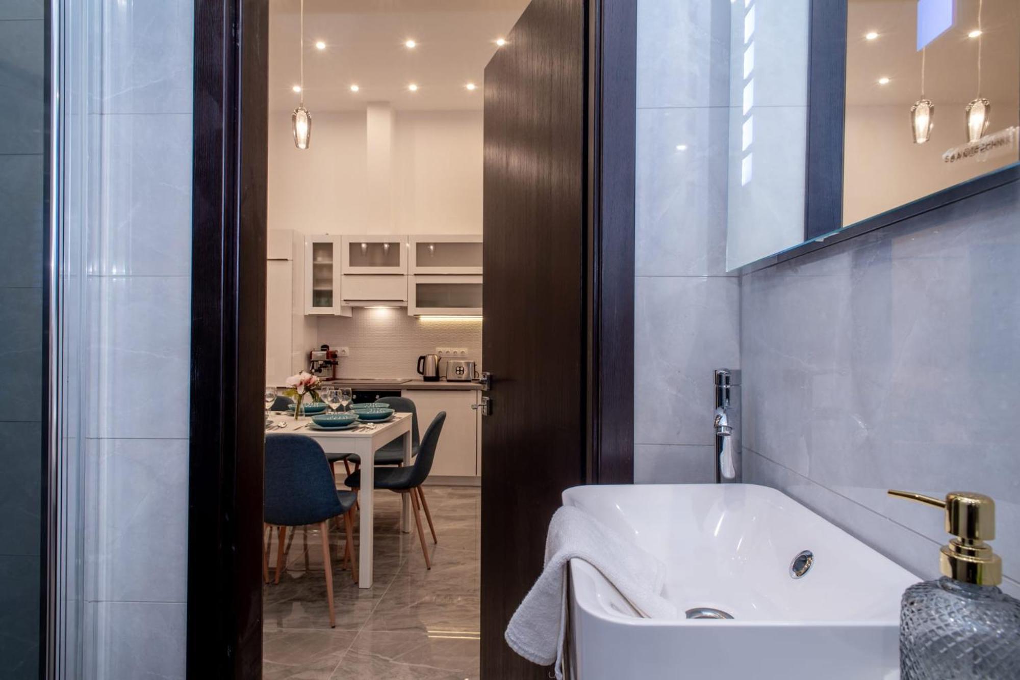 בודפשט Very Central New And Large Ac Apartment מראה חיצוני תמונה